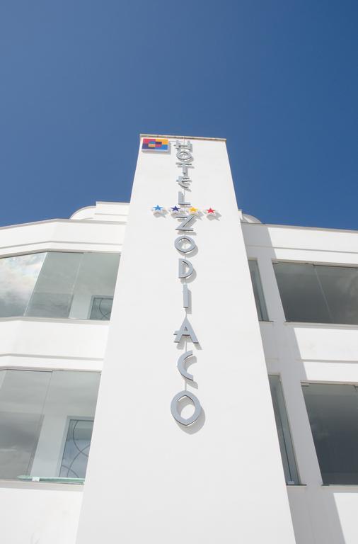 Hotel Zodiaco Порто Чезарео Екстериор снимка