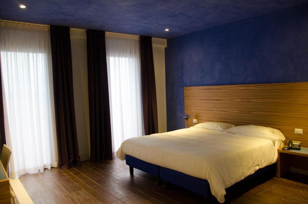 Hotel Zodiaco Порто Чезарео Стая снимка