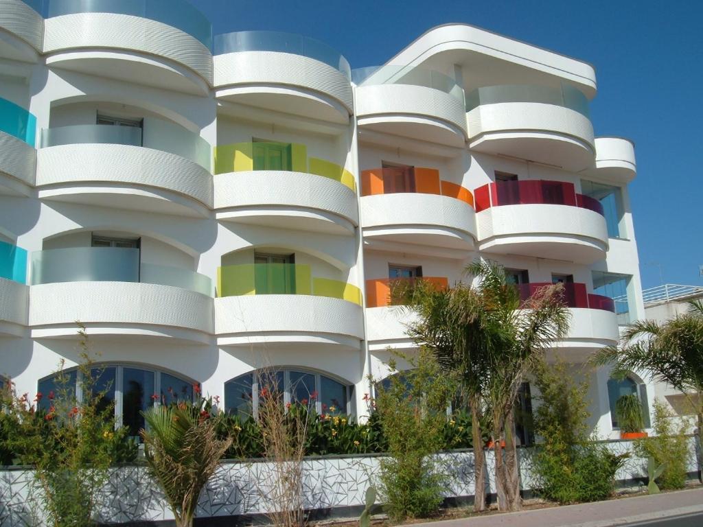 Hotel Zodiaco Порто Чезарео Екстериор снимка